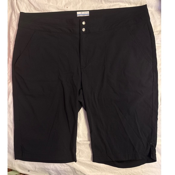 Columbia Omni-Shield Women's Black Lightweight Bermuda Hiking Shorts 16W - Picture 1 of 6